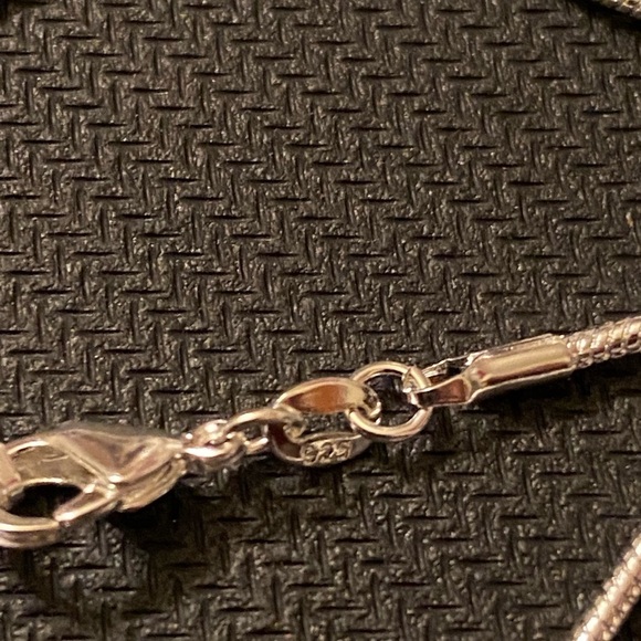 Women’s Pink Quartz & Red Garnet Pendant with 20” .925 Necklace. - Picture 5 of 6